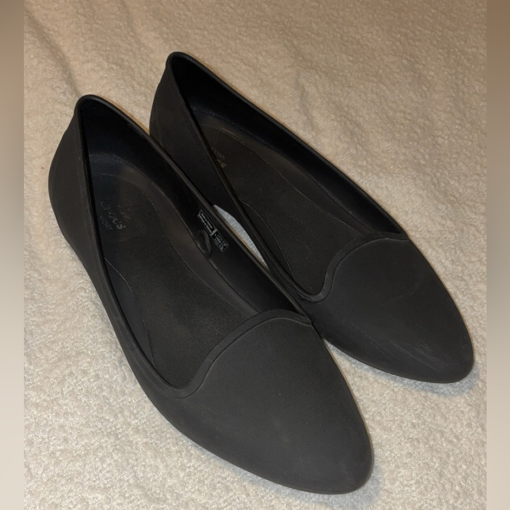 CROCS Women's Black flats